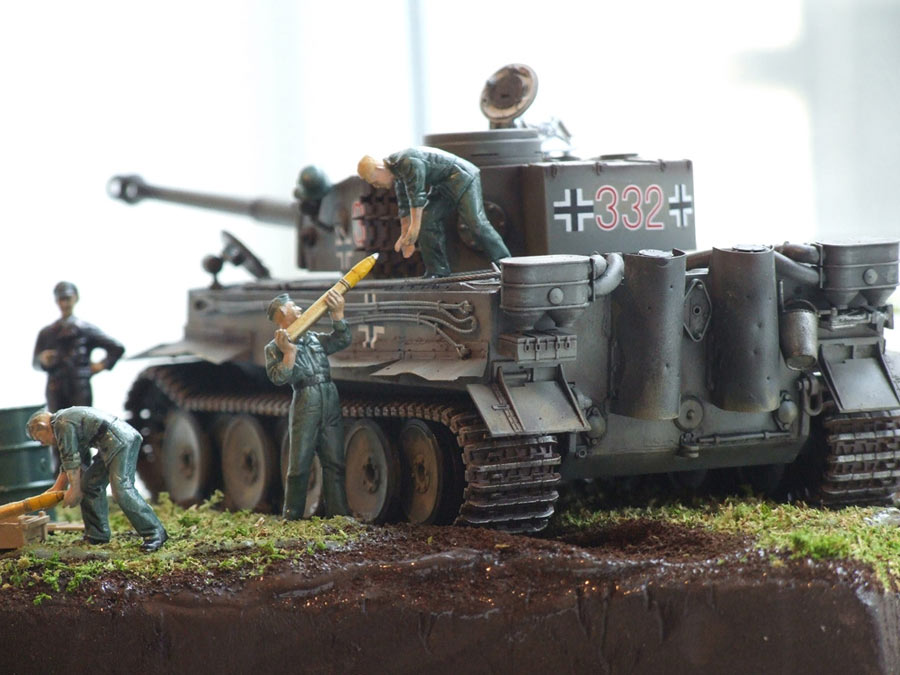 Dioramas and Vignettes: Loading ammo , photo #3