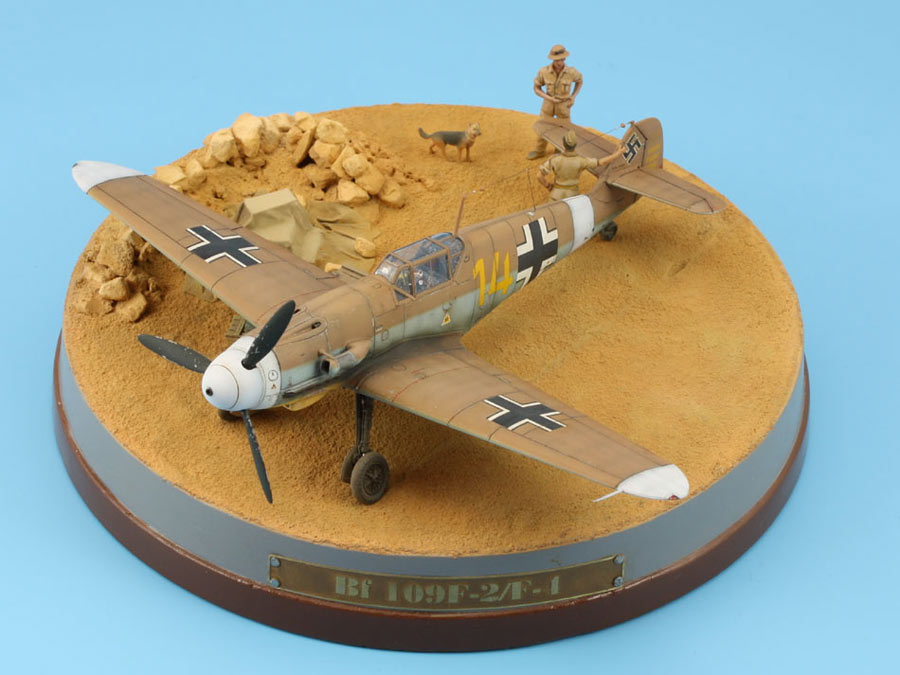 Dioramas and Vignettes: On the dusty airfield, photo #3