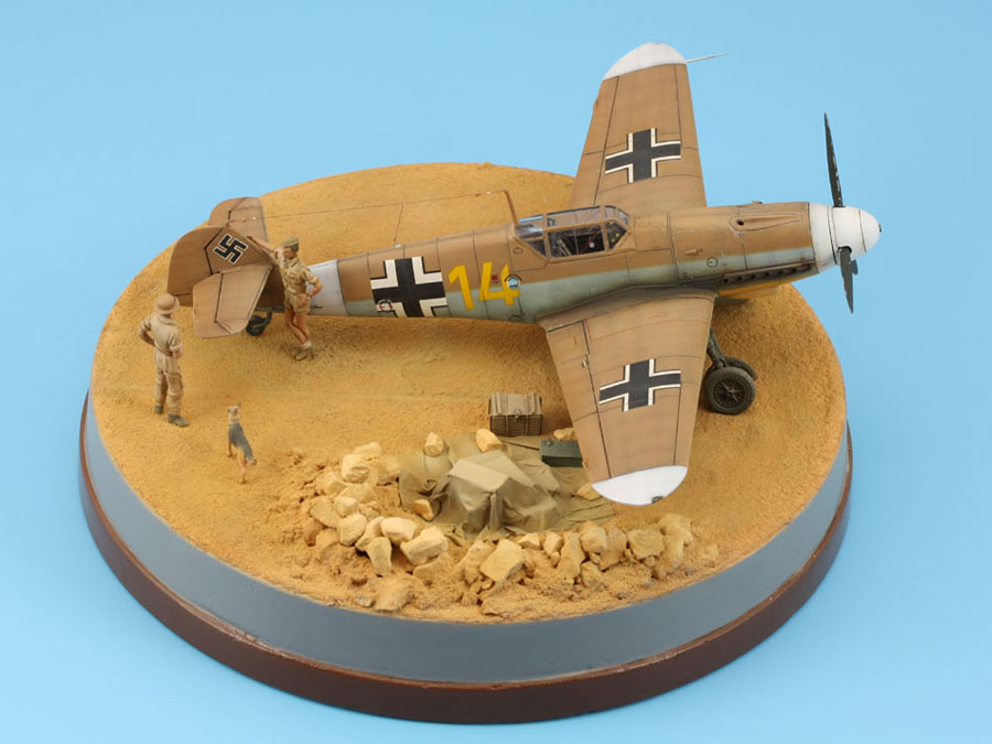 Dioramas and Vignettes: On the dusty airfield, photo #4