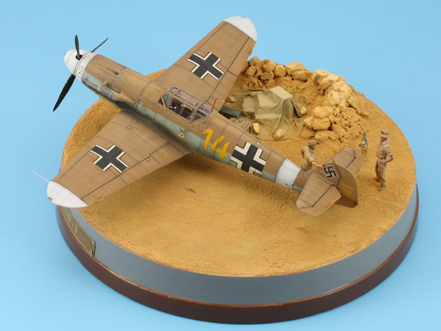 Dioramas and Vignettes: On the dusty airfield, photo #5