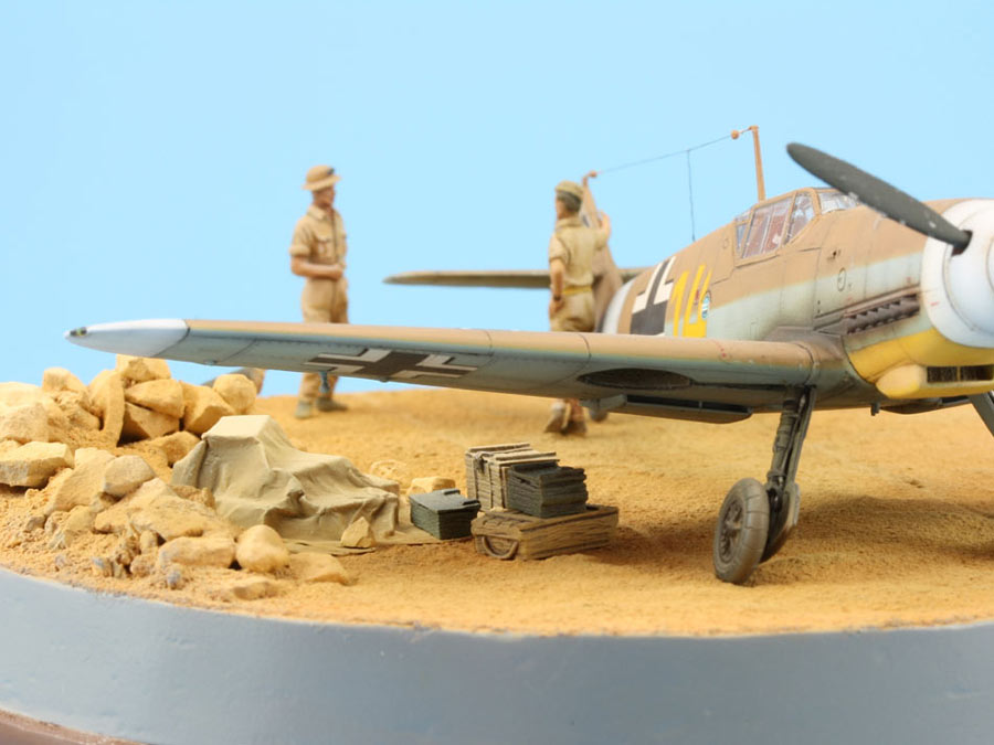 Dioramas and Vignettes: On the dusty airfield, photo #9