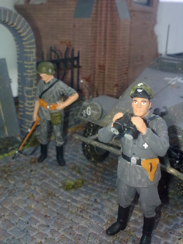 Training Grounds: Germans in town, photo #13