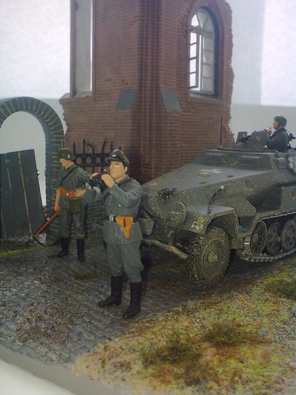 Training Grounds: Germans in town, photo #2