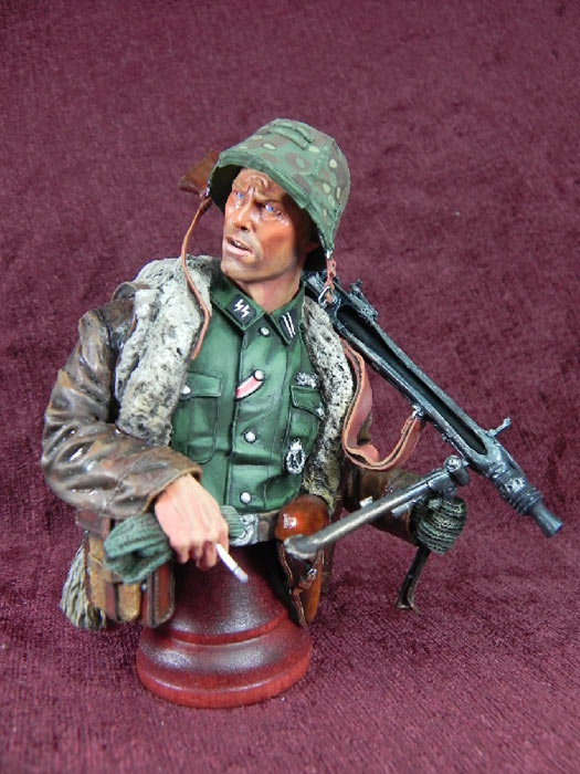 Figures: German machine gunner, photo #2