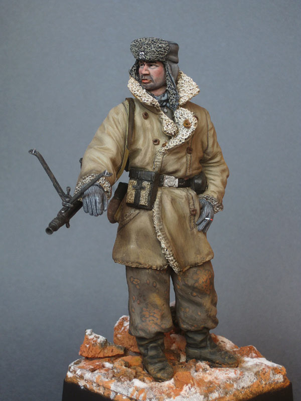 Figures: SS machine gunner, Budapest, 1944-45, photo #1