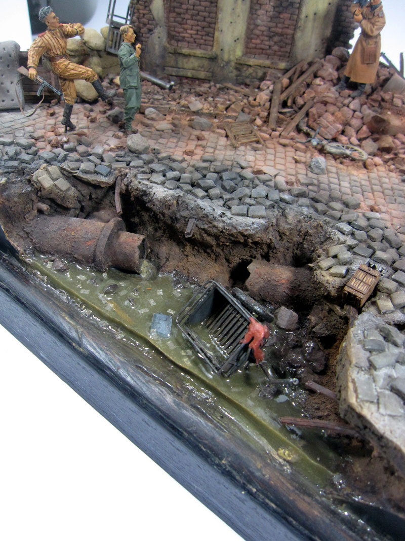 Dioramas and Vignettes: Smile for the Motherland, photo #12