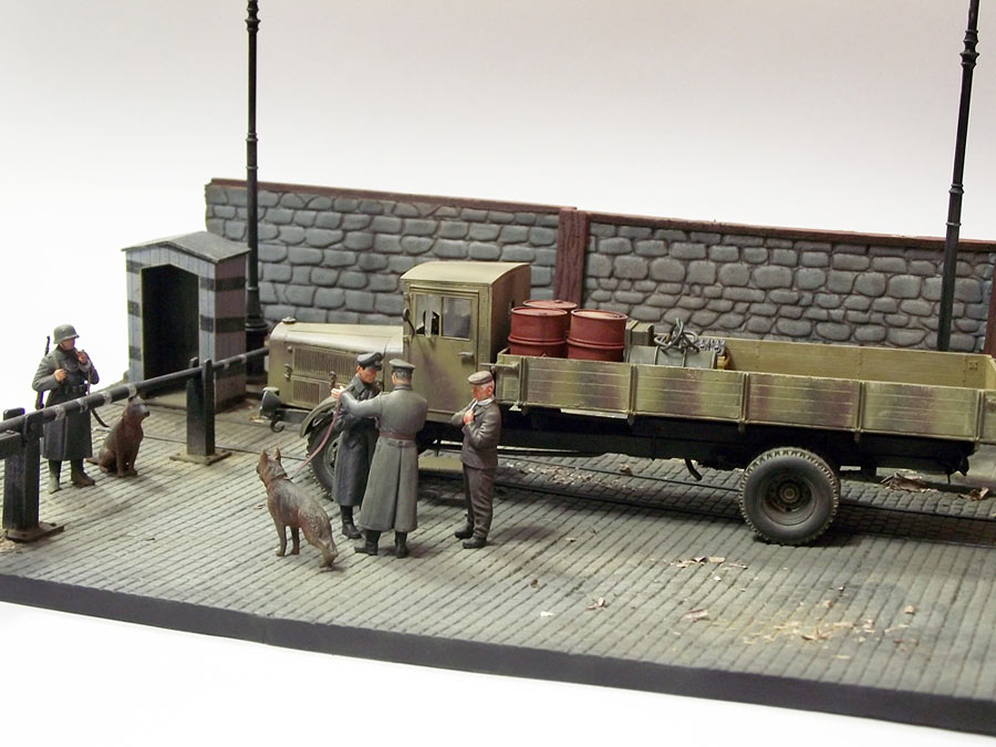 Dioramas and Vignettes: Show your documents!, photo #1