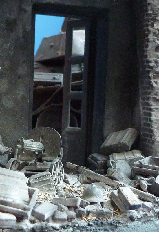 Dioramas and Vignettes: Soldier and workman, photo #13