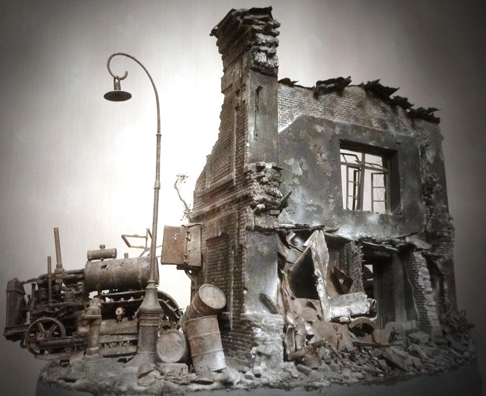 Dioramas and Vignettes: Soldier and workman, photo #14