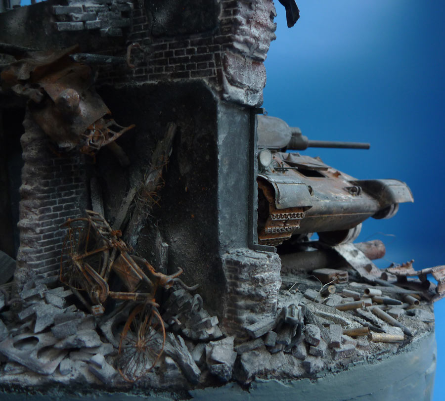 Dioramas and Vignettes: Soldier and workman, photo #17