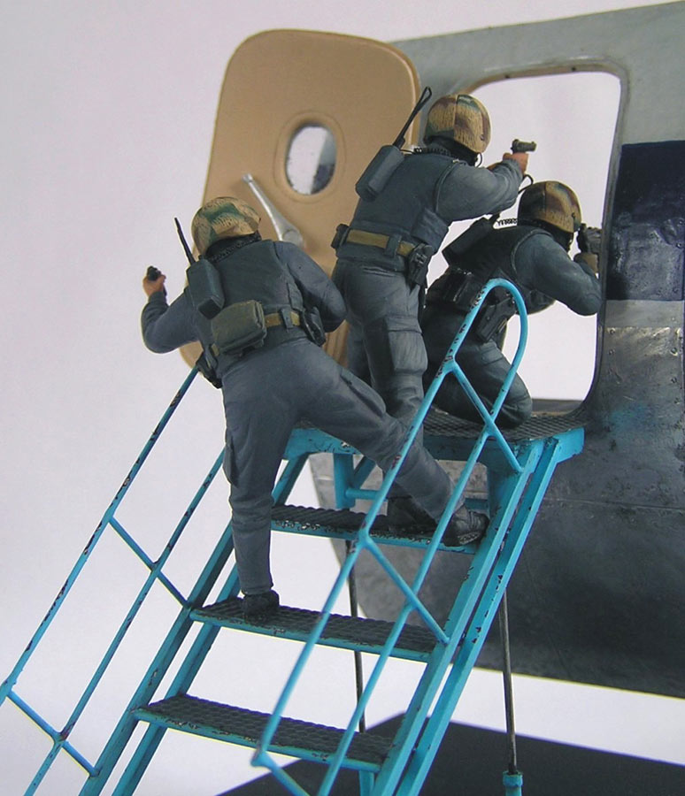 Dioramas and Vignettes: Hard customs examination, photo #4