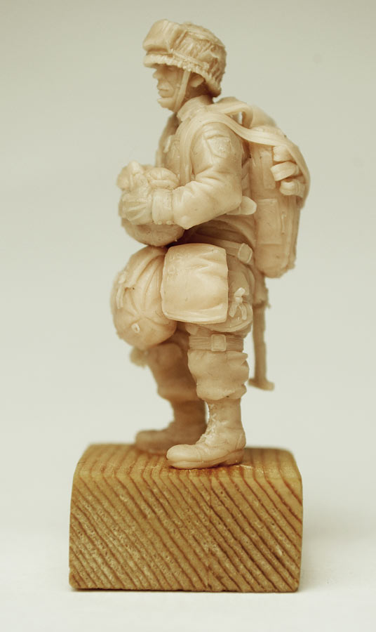 Sculpture: U.S. airborne trooper, 1944, photo #2