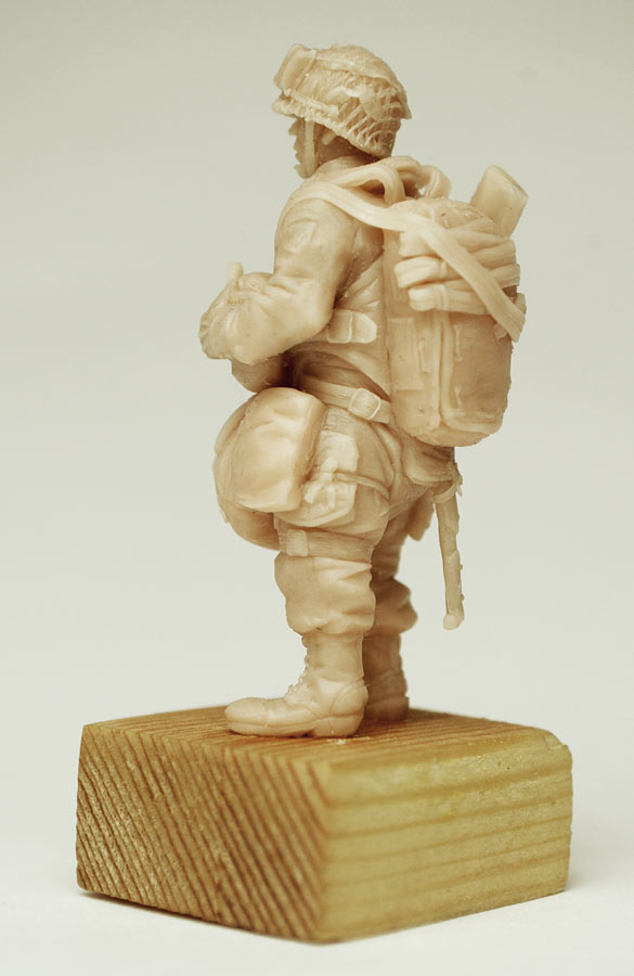 Sculpture: U.S. airborne trooper, 1944, photo #3