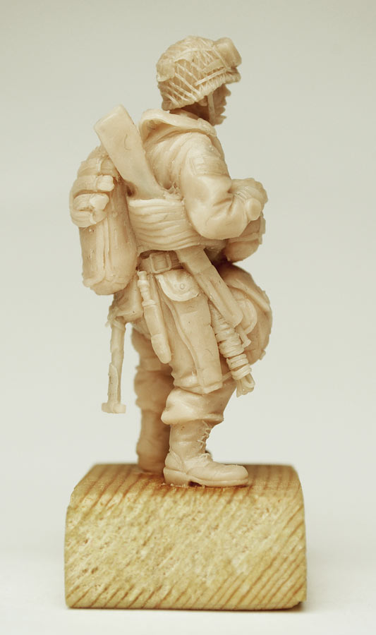 Sculpture: U.S. airborne trooper, 1944, photo #6