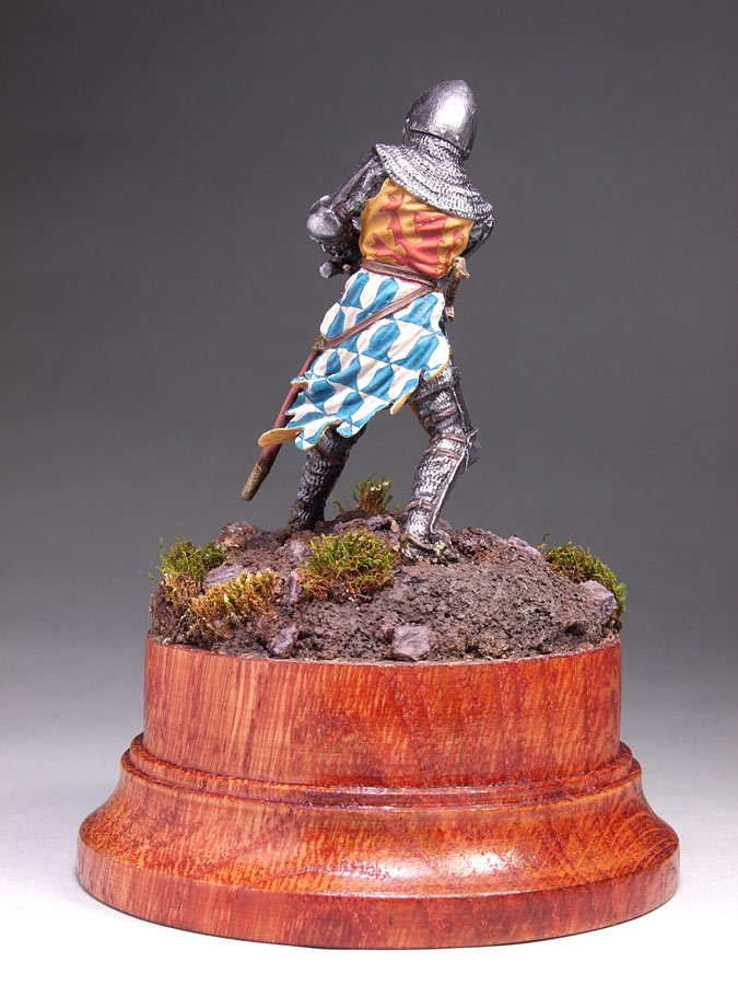 Figures: Western European knight, mid XIV cent., photo #4