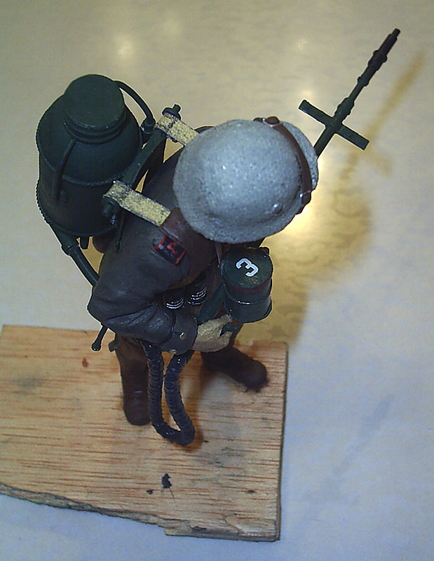 Miscellaneous: German flamethrower operator, 1918, photo #14