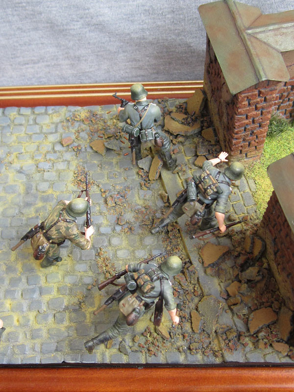 Dioramas and Vignettes: Run to Survive, photo #21