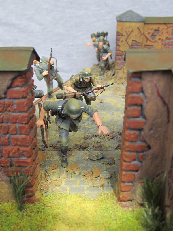 Dioramas and Vignettes: Run to Survive, photo #22