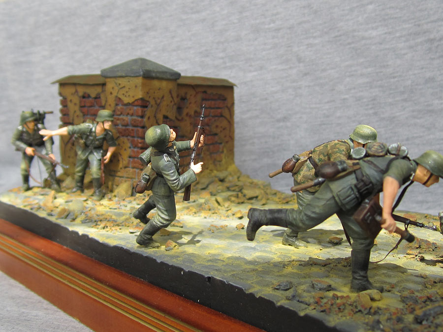 Dioramas and Vignettes: Run to Survive, photo #3