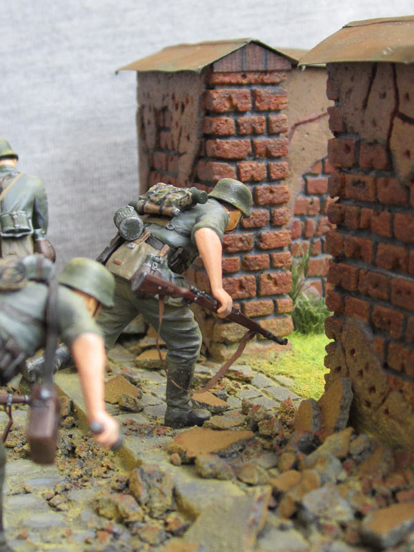 Dioramas and Vignettes: Run to Survive, photo #9