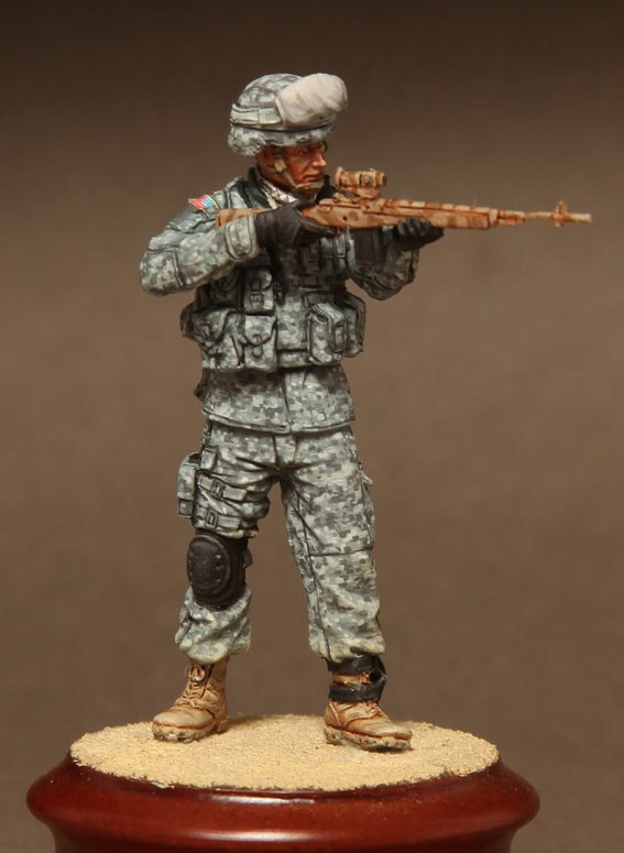 Figures: U.S. sniper with M14, photo #1