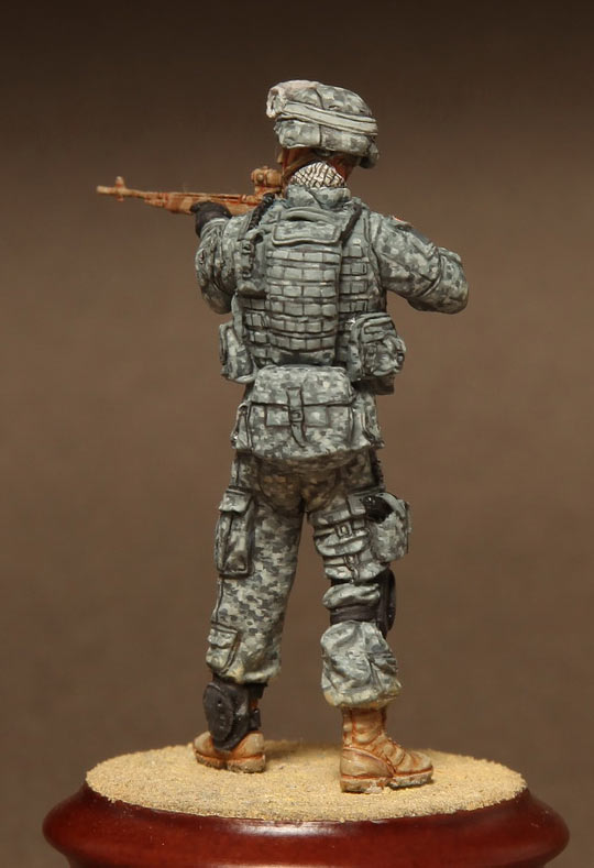 Figures: U.S. sniper with M14, photo #6