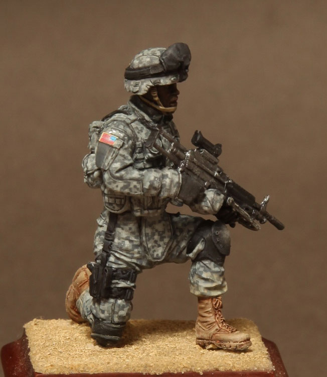 Figures: U.S. machine gunner, photo #4
