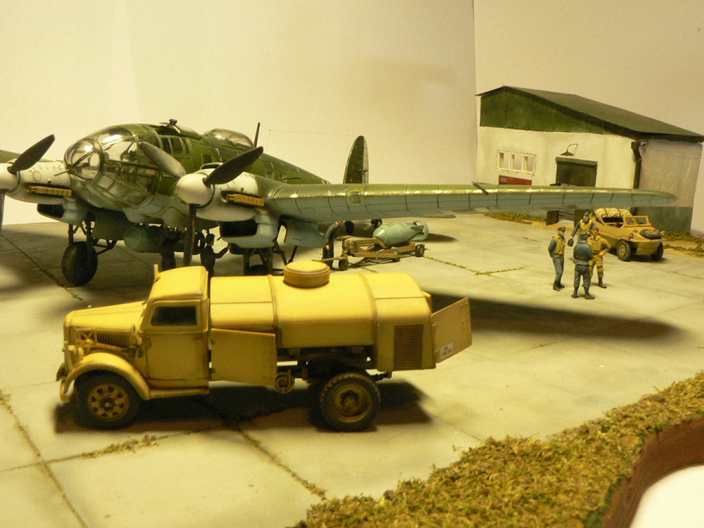 Dioramas and Vignettes: Airfield, photo #1