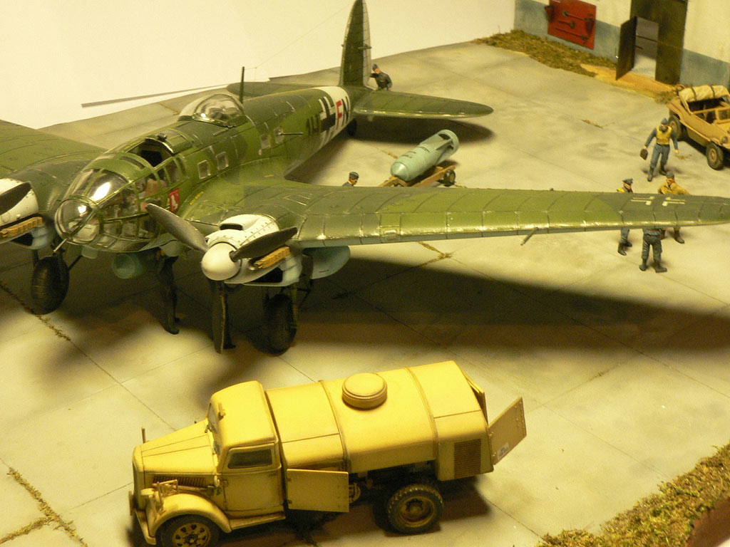 Dioramas and Vignettes: Airfield, photo #16