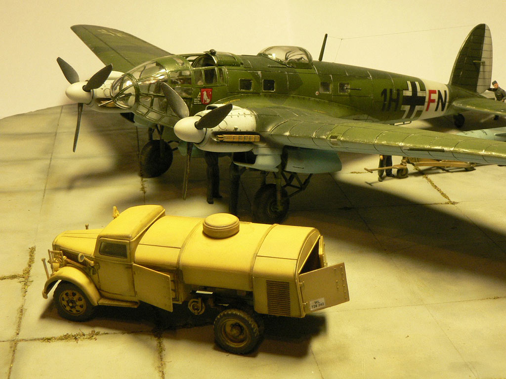 Dioramas and Vignettes: Airfield, photo #17