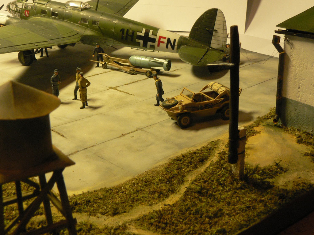 Dioramas and Vignettes: Airfield, photo #3