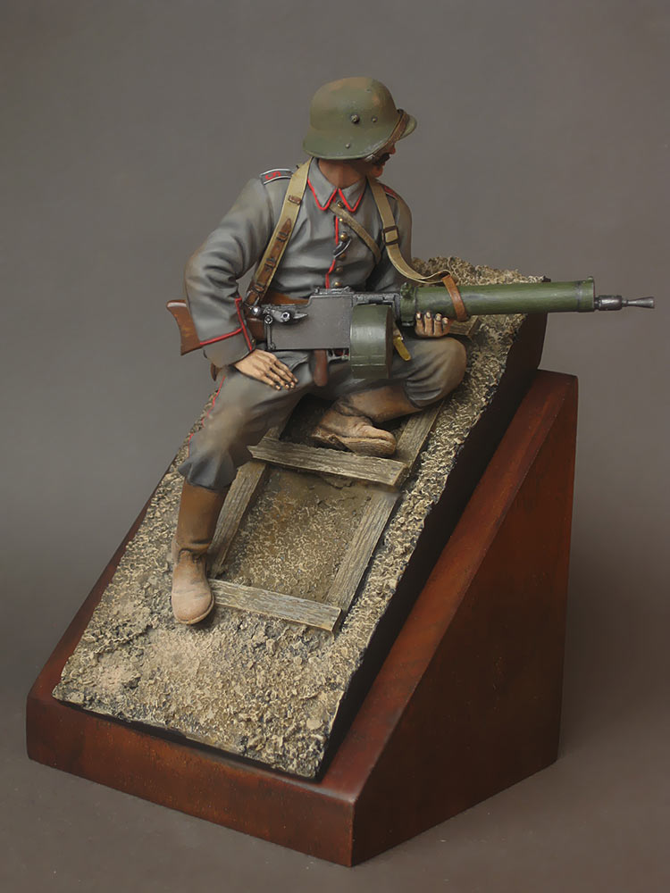 Figures: German machine gunner, 1916, photo #1