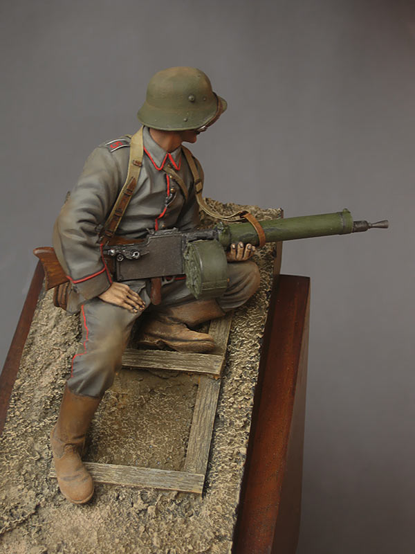 Figures: German machine gunner, 1916, photo #2