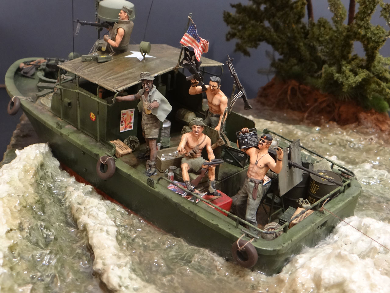 Dioramas and Vignettes: Catch the wave!, photo #11