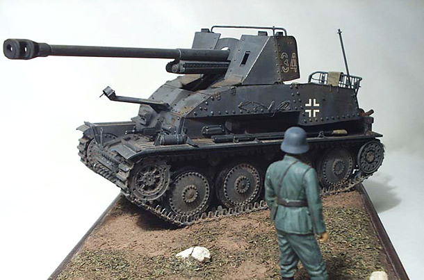Dioramas and Vignettes: SPG and Soldier