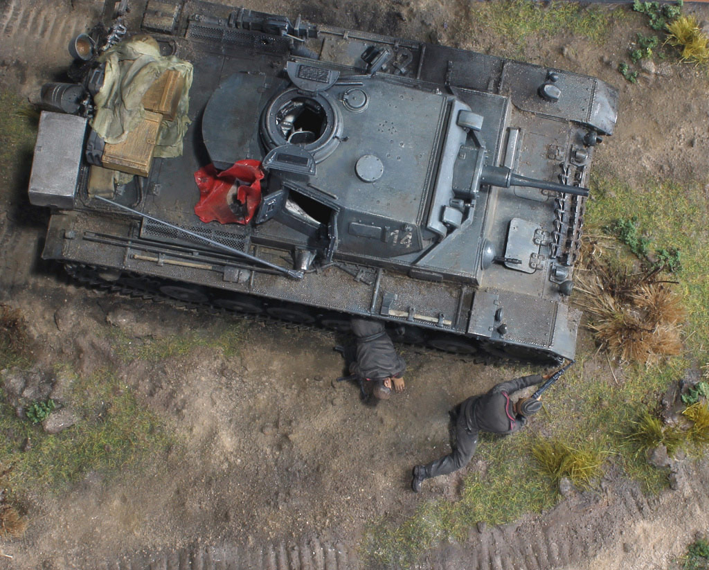 Dioramas and Vignettes: Evacuation from the knocked out Panzer, photo #10