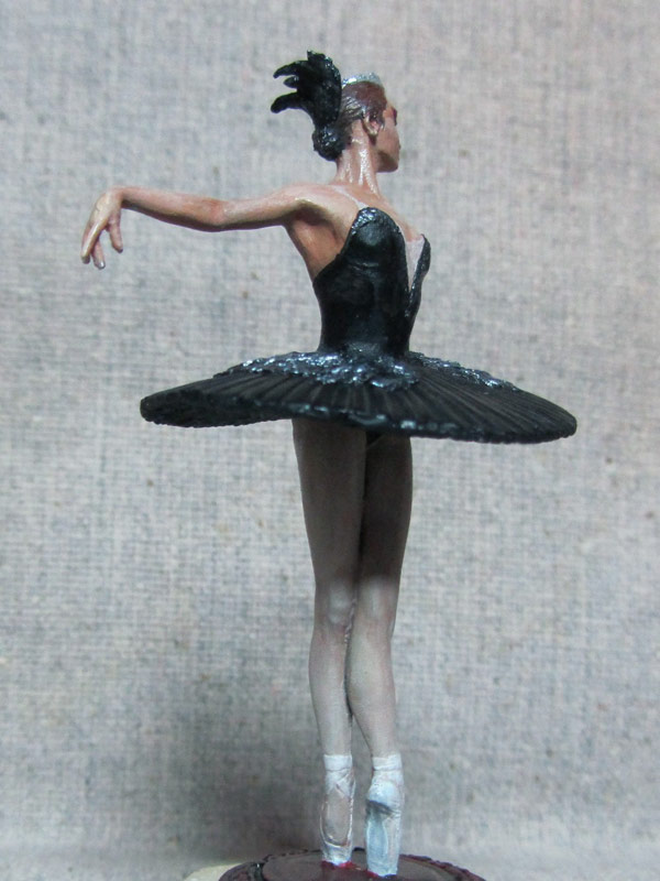 Figures: The Black Swan, photo #6