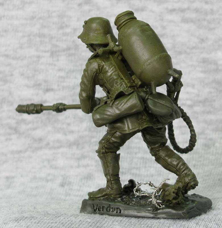 Sculpture: German flamethrower operator, WWI, photo #5