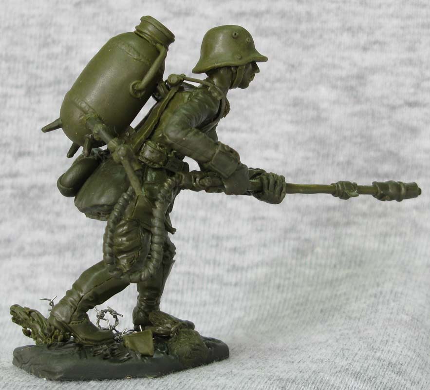 Sculpture: German flamethrower operator, WWI, photo #8
