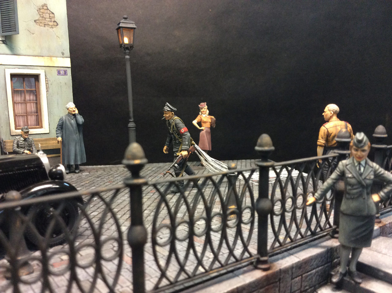 Dioramas and Vignettes: The return of the fixed-post spy, photo #11
