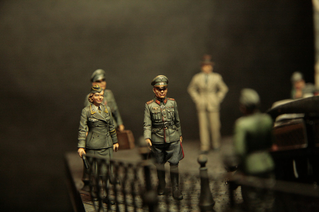 Dioramas and Vignettes: The return of the fixed-post spy, photo #16