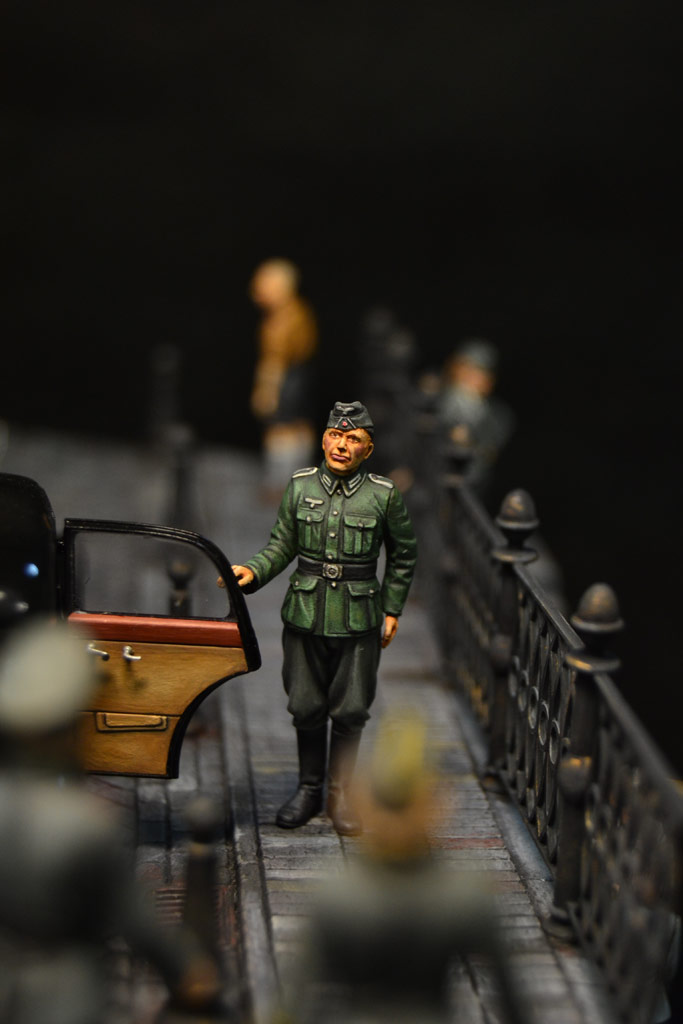 Dioramas and Vignettes: The return of the fixed-post spy, photo #20