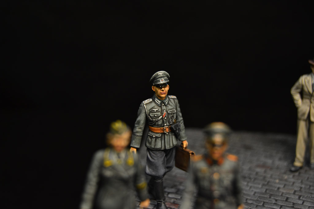 Dioramas and Vignettes: The return of the fixed-post spy, photo #21