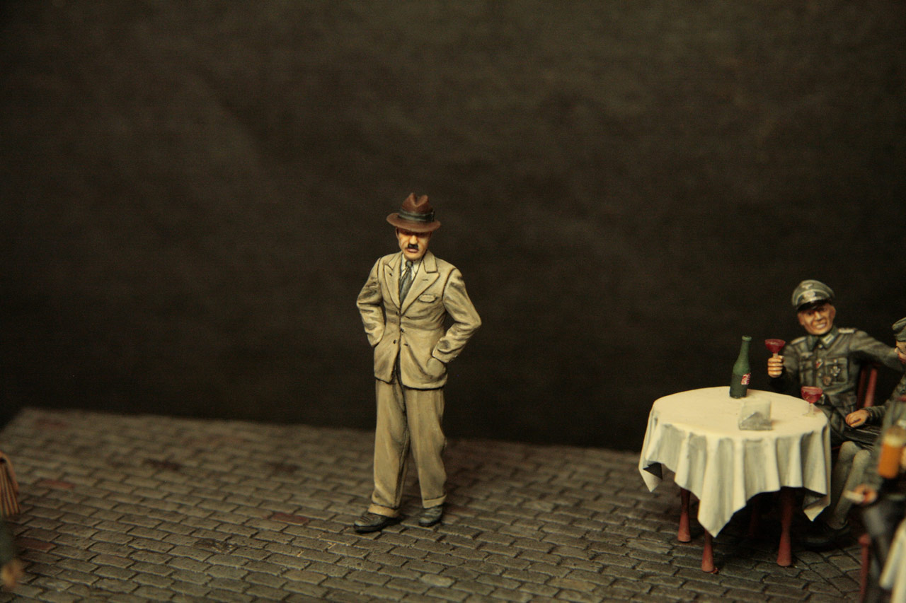 Dioramas and Vignettes: The return of the fixed-post spy, photo #22