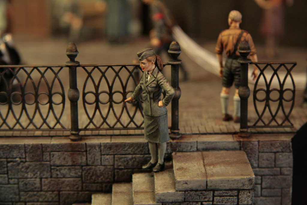 Dioramas and Vignettes: The return of the fixed-post spy, photo #25