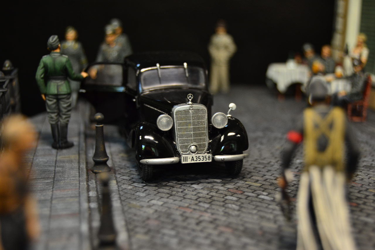 Dioramas and Vignettes: The return of the fixed-post spy, photo #7