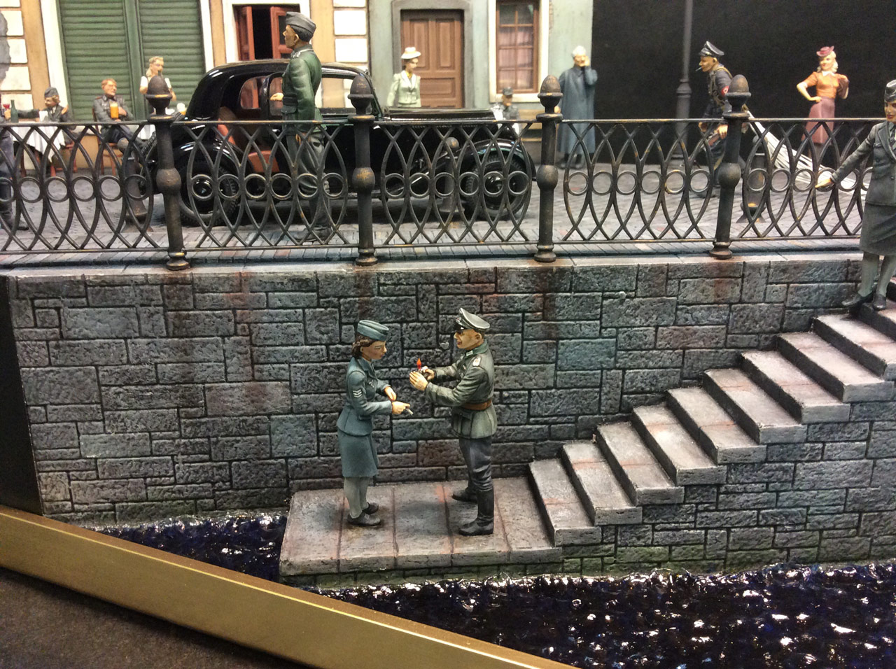 Dioramas and Vignettes: The return of the fixed-post spy, photo #9