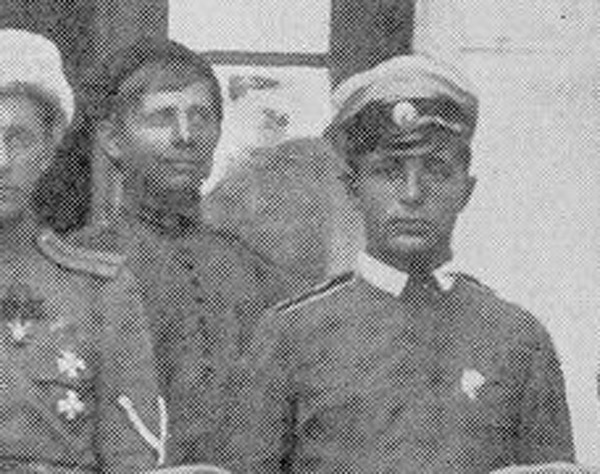 Figures: Lieutenant-general S.L.Markov and captain of 1st Officers regt., 1918, photo #12