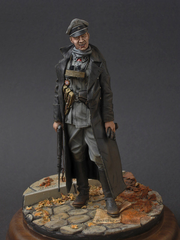 Figures: SS officer, photo #1