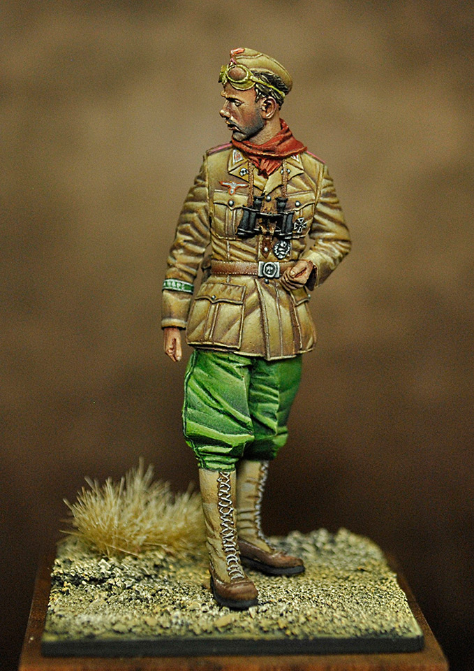 Figures: DAK tank officer, photo #1